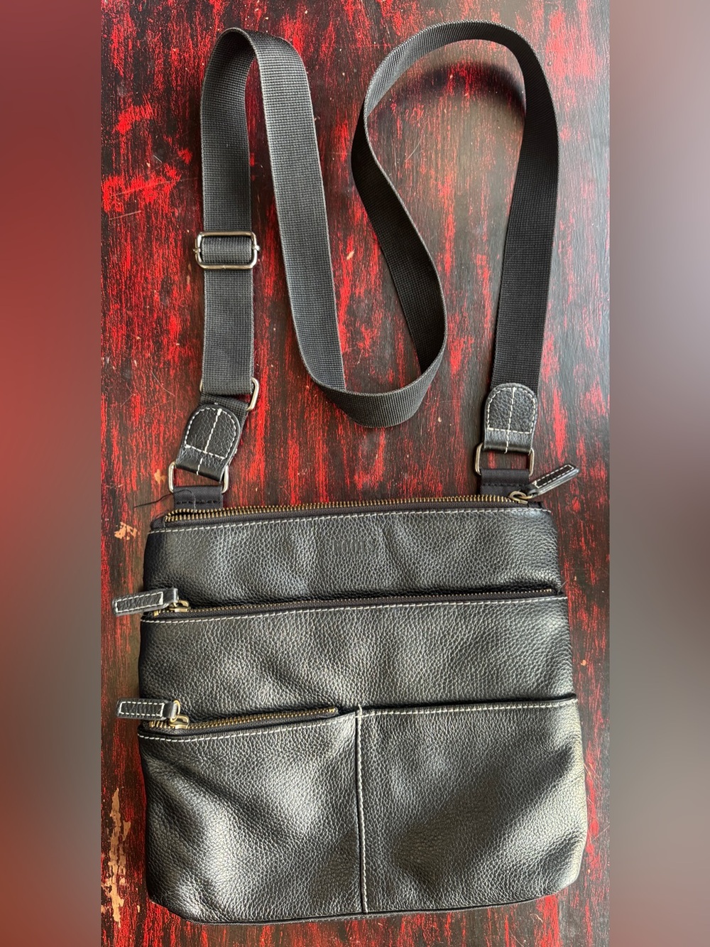 Roots Black Pebble Leather Crossbody Bag Multi-Zip Adjustable Nylon back Pockets